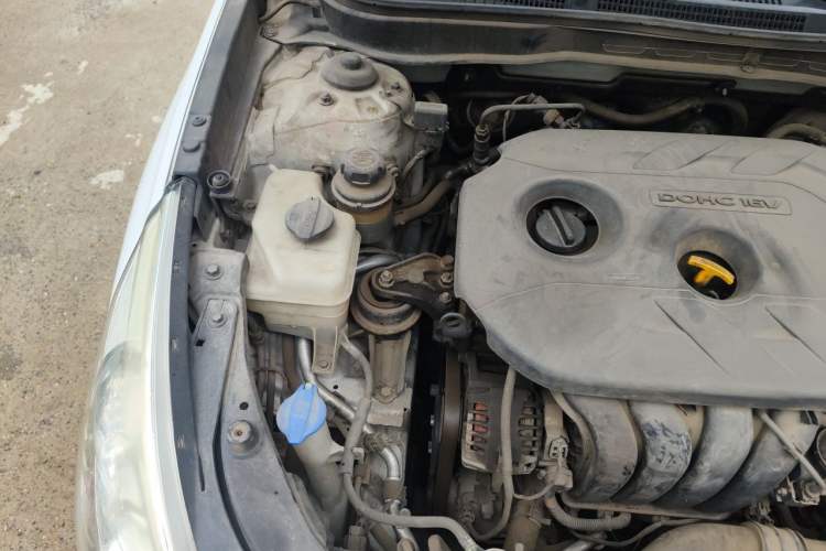 Used Hyundai Sonata 2013 2.0L Automatic Leading Edition Engine Bay Right