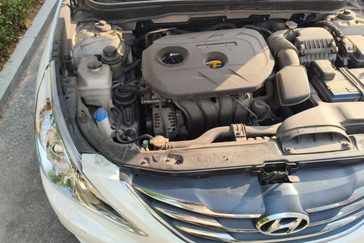 Used Hyundai Sonata 2013 2.0L Automatic Leading Edition Engine Bay Right
