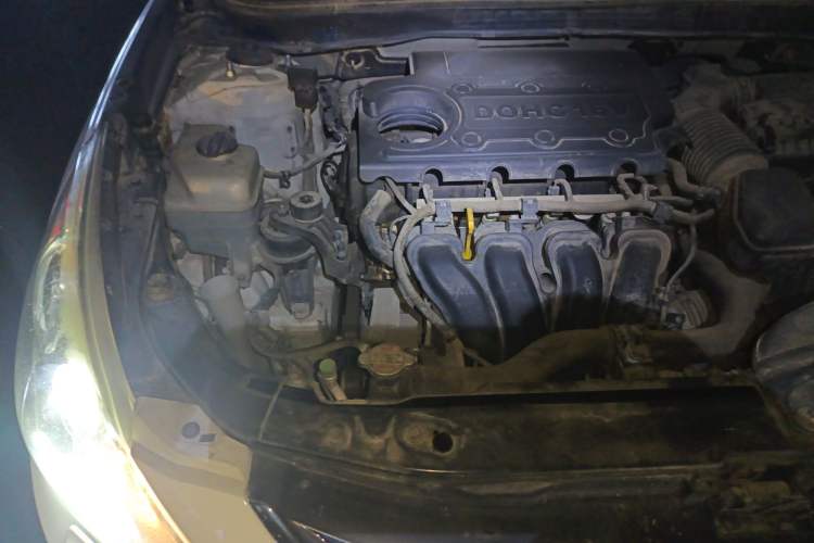 Used Hyundai Sonata 2013 2.4L Automatic Luxury Version China IV Standard Engine Bay Right