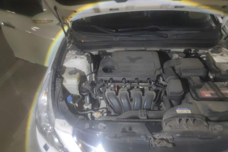 Used Hyundai Sonata 2013 2.4L Automatic Top-Grade Version China IV Standard Engine Bay Right