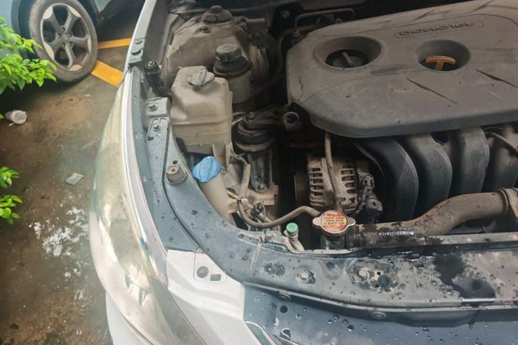 Used Hyundai Sonata 2013 2.0L Automatic Leading Edition Engine Bay Right
