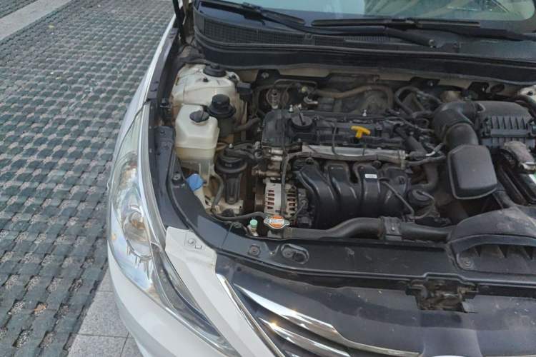 Used Hyundai Sonata 2013 2.0L Automatic Luxury Edition Engine Bay Right