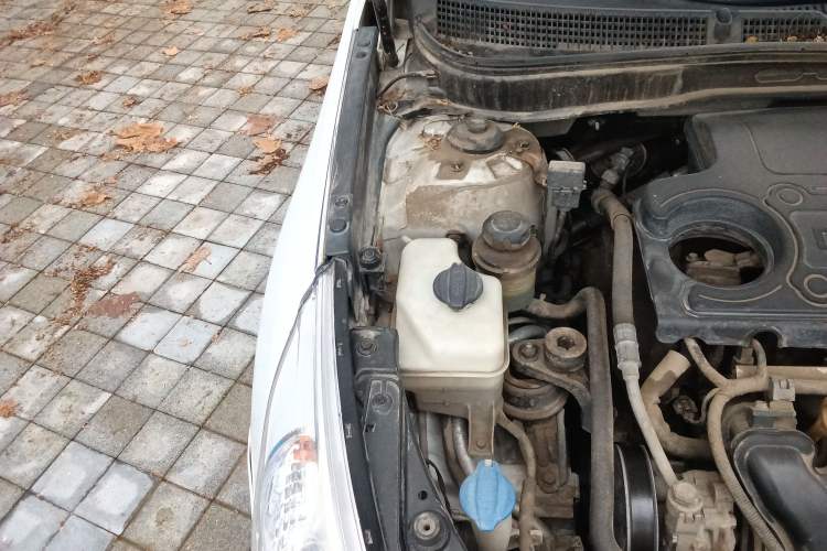 Used Hyundai Sonata 2013 2.0L Automatic Luxury Edition Engine Bay Right