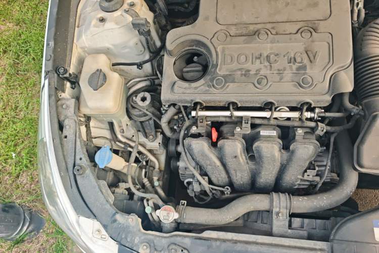 Used Hyundai Sonata 2013 2.4L Automatic Leading Edition China IV Standard Engine Bay Right
