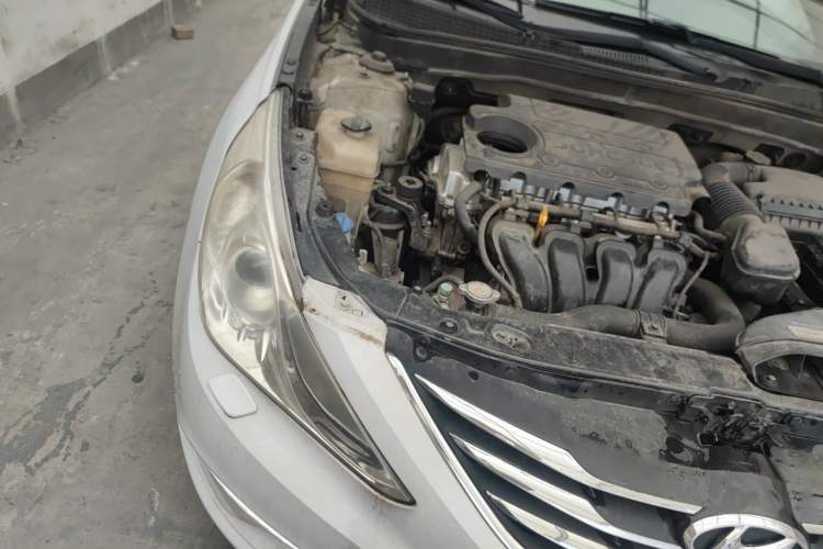 Used Hyundai Sonata 2013 2.4L Automatic Luxury Version China IV Standard Engine Bay Right