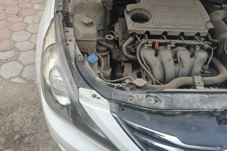 Used Hyundai Sonata 2013 2.4L Automatic Leading Edition China IV Standard Engine Bay Right
