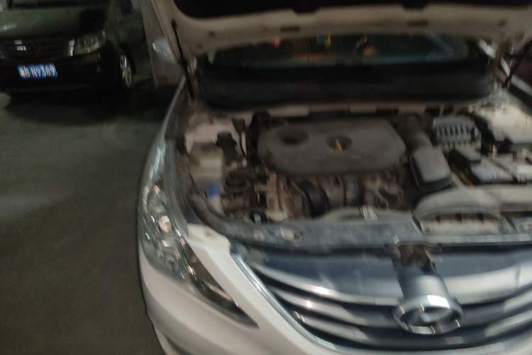 Used Hyundai Sonata 2013 2.0L Automatic Leading Edition Engine Bay Right