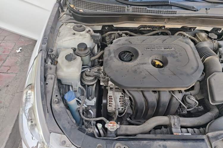 Used Hyundai Sonata 2013 2.0L Automatic Leading Edition Engine Bay Right