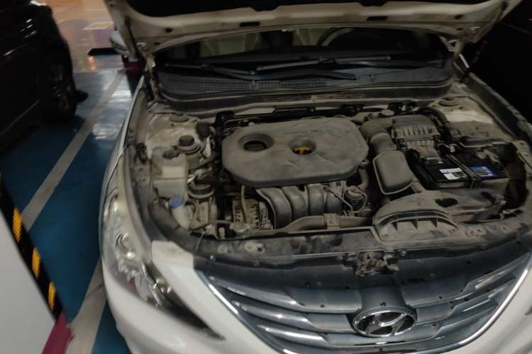 Used Hyundai Sonata 2013 2.0L Automatic Luxury Edition Engine Bay Right