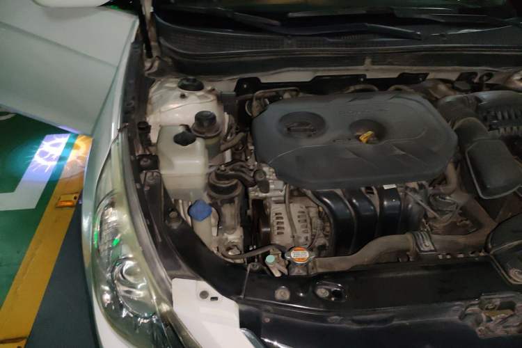 Used Hyundai Sonata 2013 2.0L Automatic Luxury Edition Engine Bay Right