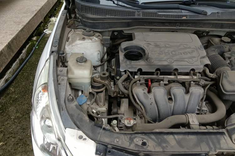 Used Hyundai Sonata 2013 2.4L Automatic Luxury Version China IV Standard Engine Bay Right