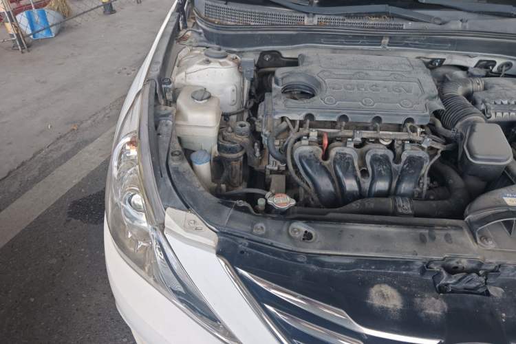 Used Hyundai Sonata 2013 2.4L Automatic Leading Edition China IV Standard Engine Bay Right