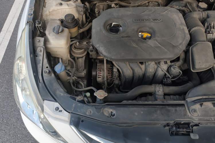 Used Hyundai Sonata 2013 2.0L Automatic Leading Edition Engine Bay Right