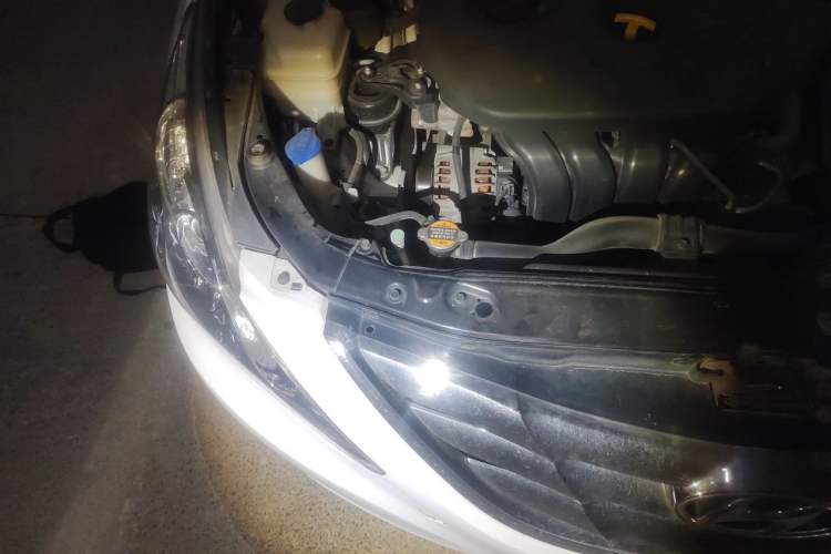Used Hyundai Sonata 2013 2.0L Automatic Luxury Edition Engine Bay Right