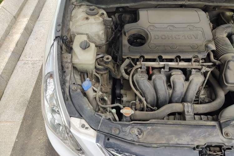Used Hyundai Sonata 2013 2.4L Automatic Leading Edition China IV Standard Engine Bay Right