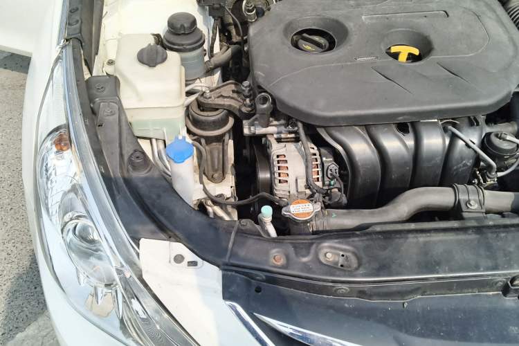 Used Hyundai Sonata 2013 2.0L Automatic Luxury Edition Engine Bay Right