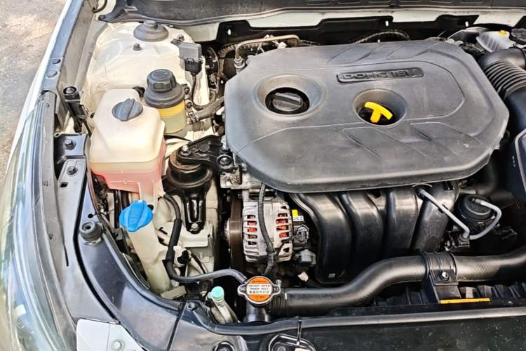 Used Hyundai Sonata 2013 2.0L Automatic Luxury Edition Engine Bay Right