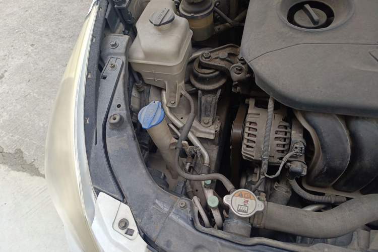 Used Hyundai Sonata 2013 2.0L Automatic Luxury Edition Engine Bay Right