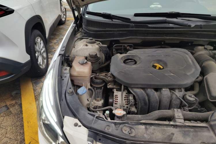 Used Hyundai Sonata 2013 2.0L Automatic Luxury Edition Engine Bay Right