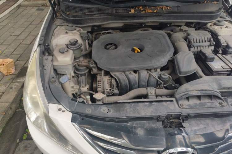 Used Hyundai Sonata 2013 2.0L Automatic Leading Edition Engine Bay Right