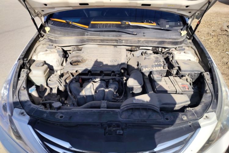 Used Hyundai Sonata 2013 2.4L Automatic Leading Edition China IV Standard Engine Bay