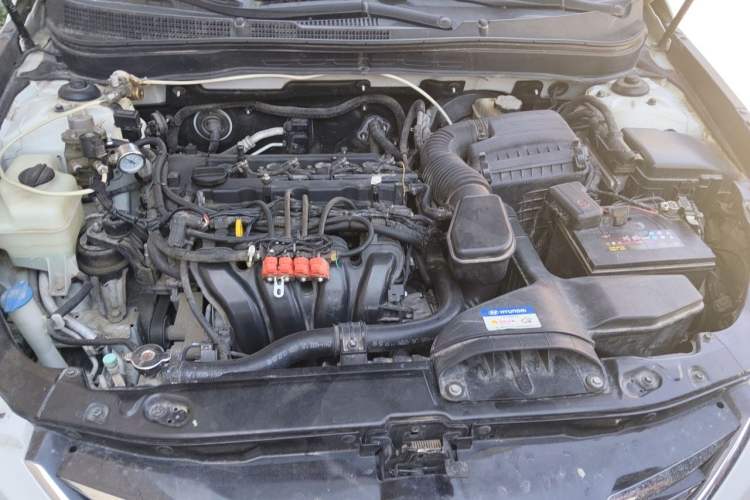 Used Hyundai Sonata 2013 2.4L Automatic Luxury Version China IV Standard Engine Bay