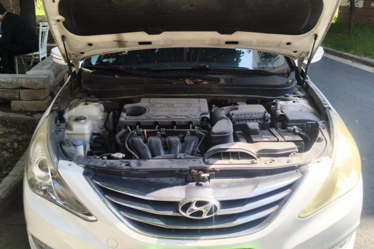 Used Hyundai Sonata 2013 2.4L Automatic Leading Edition China IV Standard Engine Bay