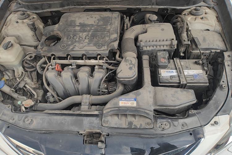 Used Hyundai Sonata 2013 2.4L Automatic Luxury Version China IV Standard Engine Bay