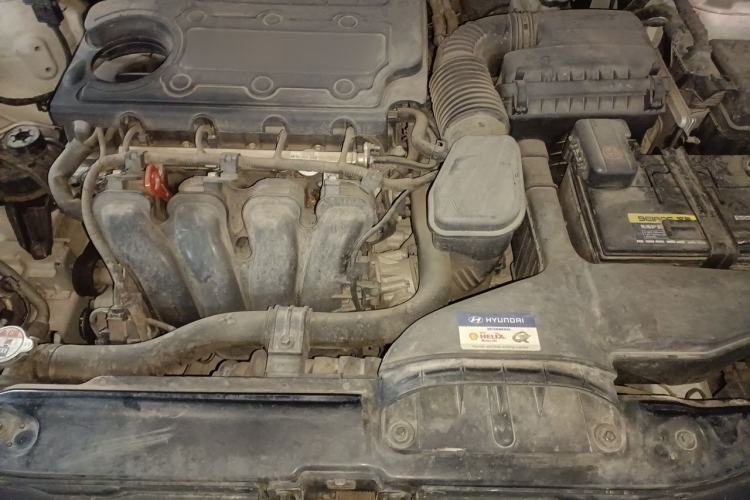 Used Hyundai Sonata 2013 2.4L Automatic Leading Edition China IV Standard Engine Bay