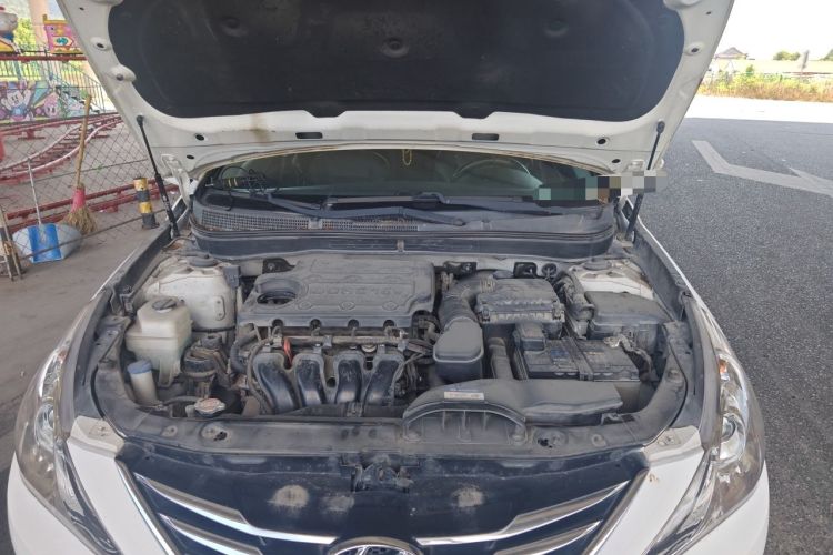 Used Hyundai Sonata 2013 2.4L Automatic Leading Edition China IV Standard Engine Bay