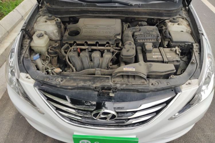 Used Hyundai Sonata 2013 2.4L Automatic Leading Edition China IV Standard Engine Bay