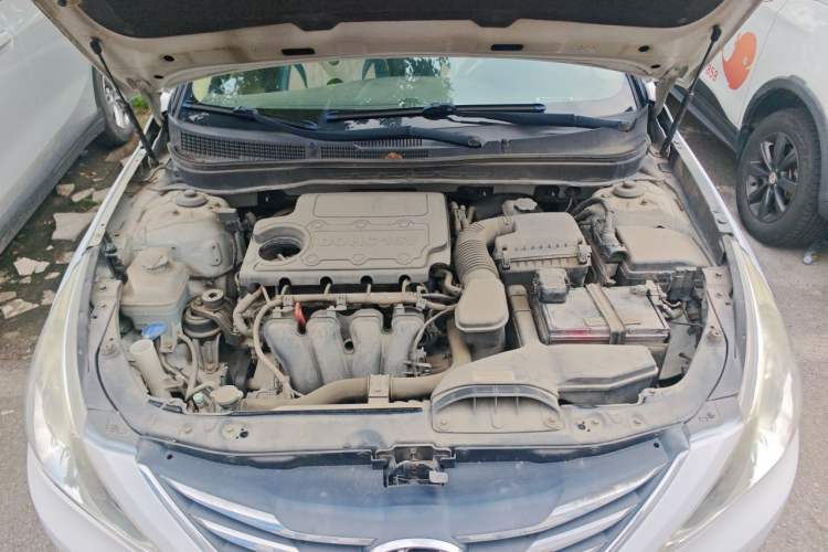 Used Hyundai Sonata 2013 2.4L Automatic Leading Edition China IV Standard Engine Bay