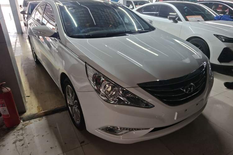 Used Hyundai Sonata 2013 2.4L Automatic Leading Edition China IV Standard Exterior 1