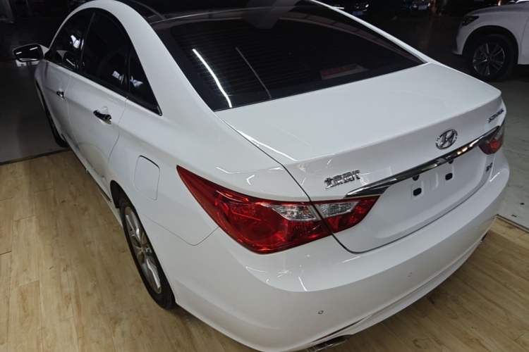 Used Hyundai Sonata 2013 2.4L Automatic Leading Edition China IV Standard Exterior 2