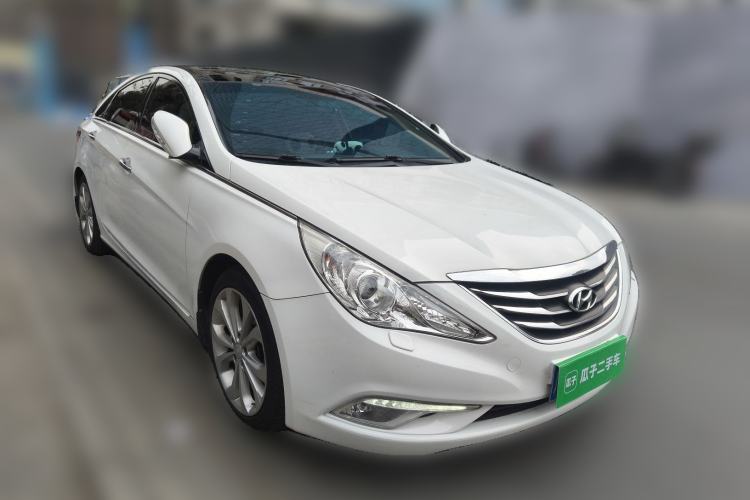 Used Hyundai Sonata 2013 2.4L Automatic Luxury Version China IV Standard Front Right 45 Deg