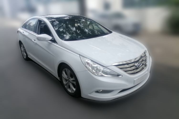 Used Hyundai Sonata 2013 2.0L Automatic Luxury Edition Front Right 45 Deg