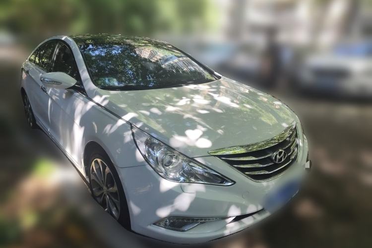 Used Hyundai Sonata 2013 2.4L Automatic Luxury Version China IV Standard Front Right 45 Deg