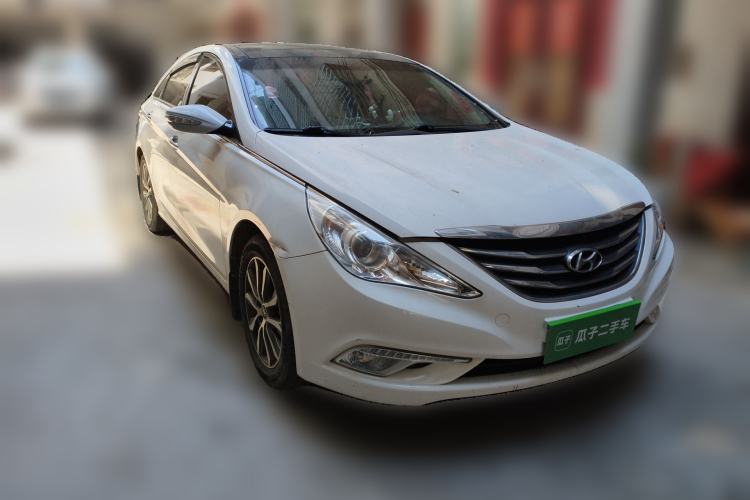 Used Hyundai Sonata 2013 2.0L Automatic Luxury Edition Front Right 45 Deg