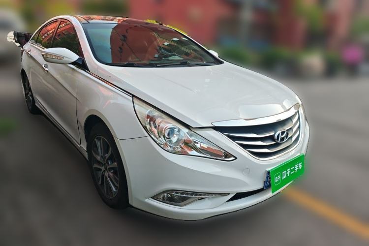 Used Hyundai Sonata 2013 2.0L Automatic Luxury Edition Front Right 45 Deg
