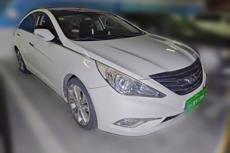 Used Hyundai Sonata 2013 2.4L Automatic Luxury Version China IV Standard Front Right 45 Deg