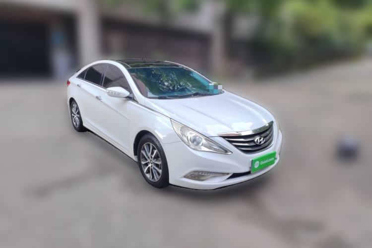 Used Hyundai Sonata 2013 2.4L Automatic Top-Grade Version China IV Standard Front Right 45 Deg