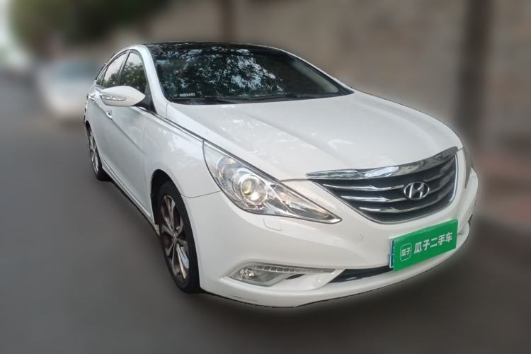Used Hyundai Sonata 2013 2.4L Automatic Luxury Version China IV Standard Front Right 45 Deg