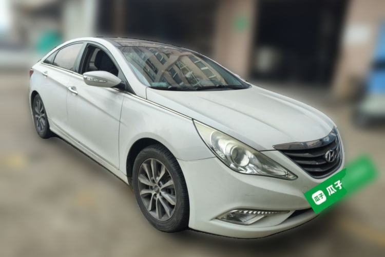 Used Hyundai Sonata 2013 2.4L Automatic Leading Edition China IV Standard Front Right 45 Deg