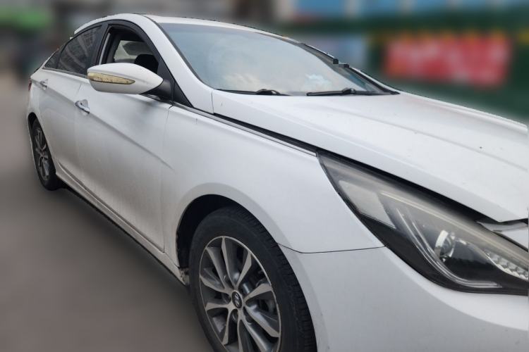 Used Hyundai Sonata 2013 2.0L Automatic Luxury Edition Front Right 45 Deg