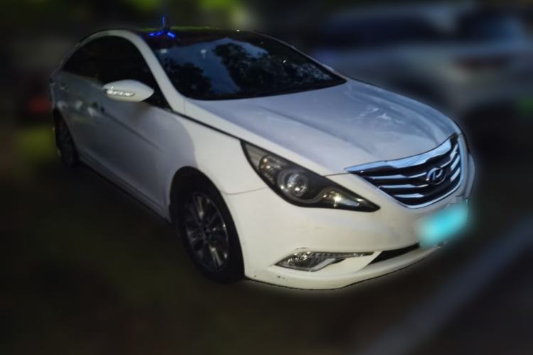 Used Hyundai Sonata 2013 2.0L Automatic Luxury Edition Front Right 45 Deg