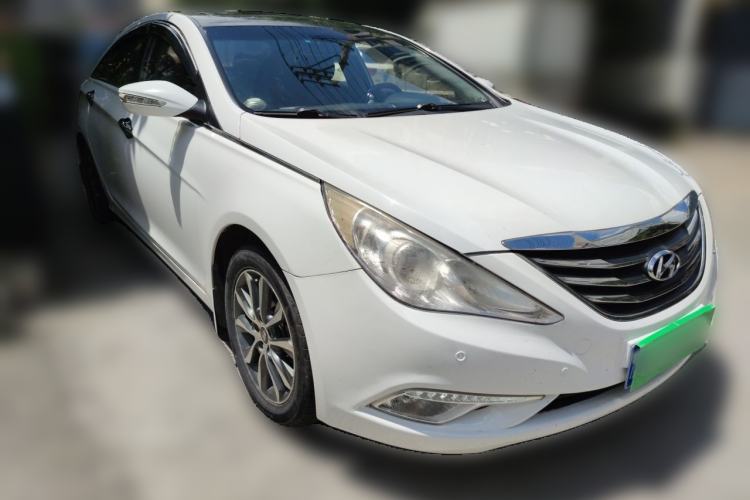 Used Hyundai Sonata 2013 2.0L Automatic Luxury Edition Front Right 45 Deg