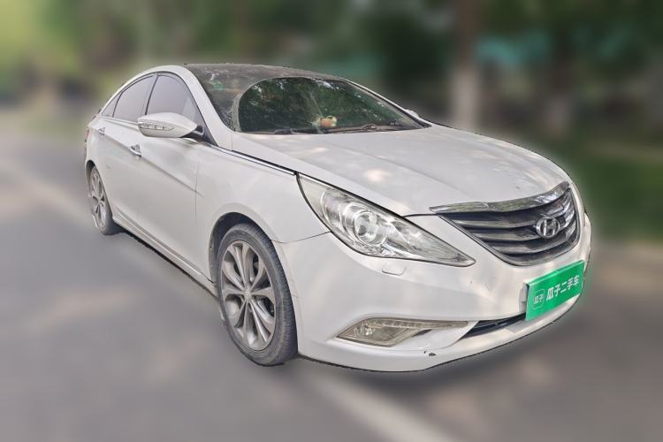 Used Hyundai Sonata 2013 2.4L Automatic Luxury Version China IV Standard Front Right 45 Deg