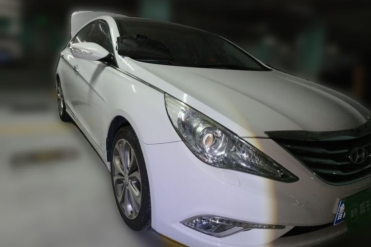 Used Hyundai Sonata 2013 2.4L Automatic Luxury Version China IV Standard Front Right 45 Deg