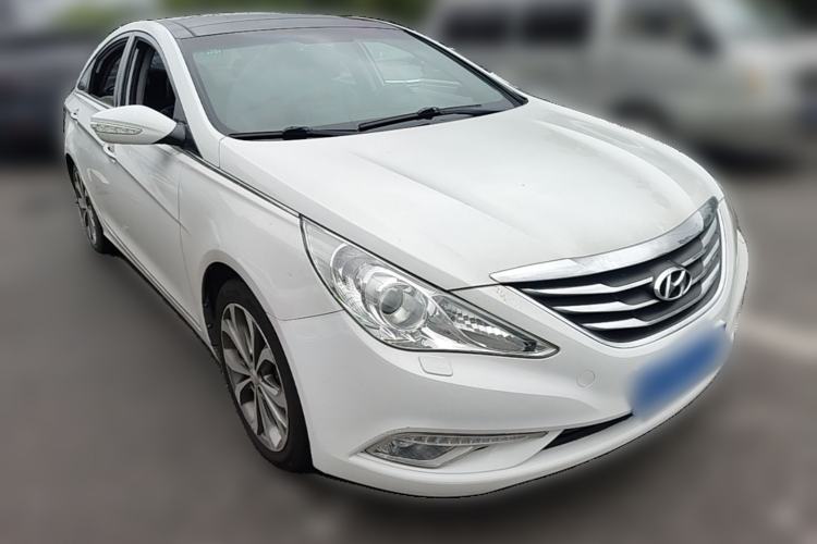 Used Hyundai Sonata 2013 2.4L Automatic Luxury Version China V Standard Front Right 45 Deg