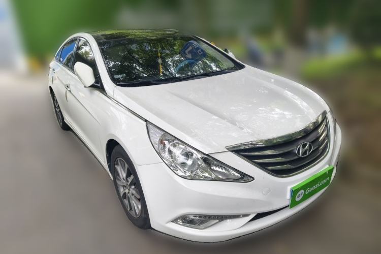 Used Hyundai Sonata 2013 2.0L Automatic Luxury Edition Front Right 45 Deg